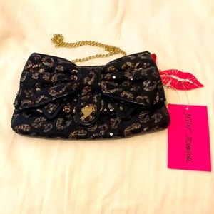 A Bow flap cross body